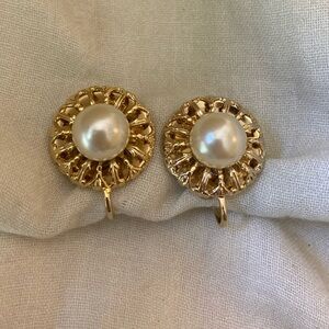 Ornate Framed Gold Tone Faux Pearl‎ Clip on Vintage Earrings